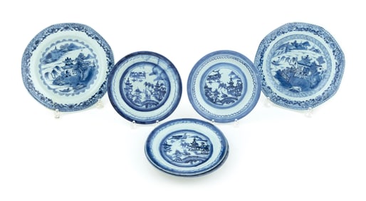 GROUP OF CHINESE EXPORT BLUE AND WHITE PORCELAIN 19th Century