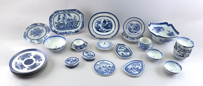 COLLECTION OF CHINESE EXPORT BLUE AND WHITE PORCELAIN 19th Century