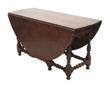 WILLIAM AND MARY GATELEG DINING TABLE New York, Circa 1710-1730 Height 29.5". Length 22" plus two