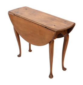 DIMINUTIVE QUEEN ANNE MAPLE DROP-LEAF TABLE 18th Century Height 27". Length 13" plus two 12" drop