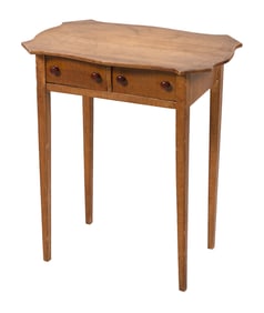 CHARMING COUNTRY FEDERAL GRAIN-PAINTED TWO-DRAWER STAND New England, Early 19th Century Height 29".