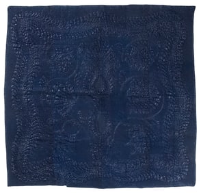 GLAZED INDIGO-DYED TRAPUNTO QUILTED COVERLET America, 19th Century Approx. 90" x 86".