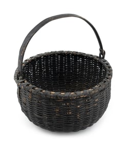SPLINTWORK GATHERING BASKET Probably New England, 19th Century Height to rim 8". Diameter 15".
