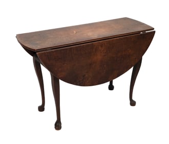 QUEEN ANNE TIGER MAPLE DROP-LEAF TABLE New England, 18th Century Height 28.5". Length 14" plus two
