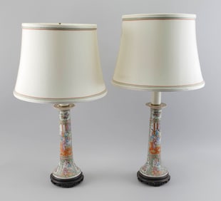 PAIR OF CHINESE EXPORT ROSE MEDALLION PORCELAIN MONUMENTAL CANDLESTICKS 19th Century Total heights