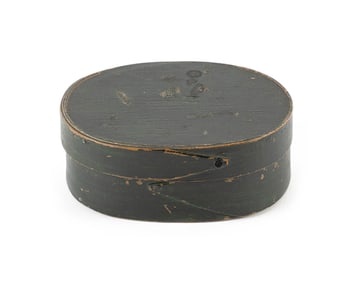 COTTON HERSEY GREEN PAINTED PANTRY BOX Hingham, Massachusetts, 19th Century Height 1.5". Length 4".