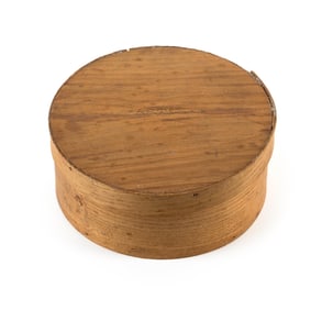 DANIEL BARTLETT PANTRY BOX Hingham, Massachusetts, 19th Century Height 3". Diameter 6.5".