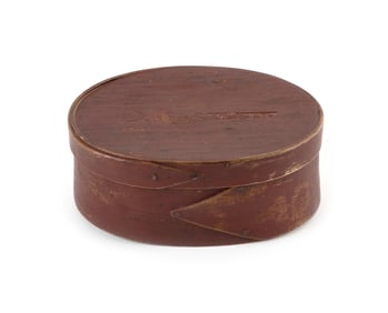DANIEL BARTLETT RED PAINTED PANTRY BOX Hingham, Massachusetts, 19th Century Height 2.25". Length