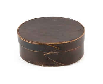 SAMUEL HERSEY PANTRY BOX Hingham, Massachusetts, 19th Century Height 2.5". Length 6.25".
