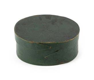 GREEN PAINTED PANTRY BOX 19th Century Height 3". Length 6".