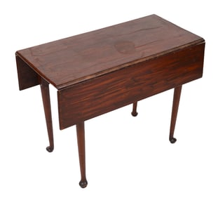 QUEEN ANNE MAHOGANY DROP-LEAF TABLE WITH TOWNSEND BASE Height 27". Length 17" plus two 8.5" drop