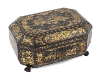 CHINESE EXPORT GILT AND BLACK LACQUER SEWING BOX 19th Century Height 6". Width 12". Depth 8.5".