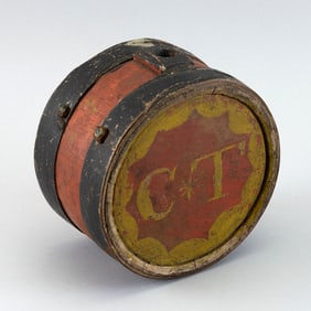 PAINT-DECORATED WOODEN CANTEEN 18th Century Diameter 6".