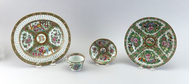 GROUP OF CHINESE EXPORT PORCELAIN TABLEWARES Mostly 19th Century
