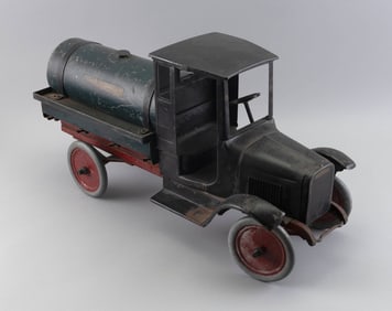BUDDY L PRESSED STEEL TANK LINE TRUCK Circa 1925 Length 26".