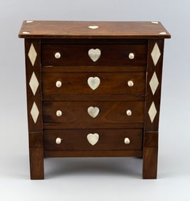 MINIATURE FOUR-DRAWER CHEST 19th Century Height 13". Width 12". Depth 5.5".