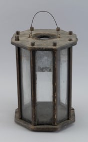 OCTAGONAL GLASS AND WOOD BARN LANTERN 19th Century Height 12".