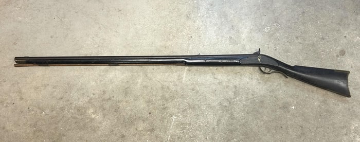 KENTUCKY-STYLE RIFLE Late 18th Century Length of barrel 40". Total length 55.5".