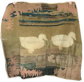HOOKED RUG DEPICTING TWO DUCKS Early 20th Century 46" x 60".