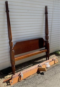 ELDRED WHEELER CHERRY QUEEN-SIZE BED Massachusetts, 20th Century Post heights 81". Headboard height