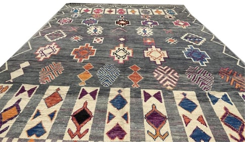 MOROCCAN-STYLE RUG: 9'10" X 15'0" 21st Century