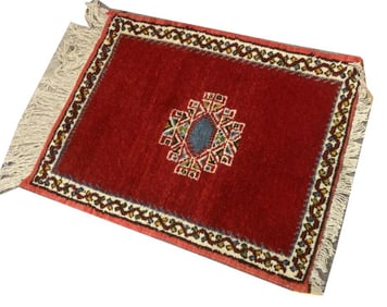 MOROCCAN RUG: 2'5" X 3'2" 20th Century