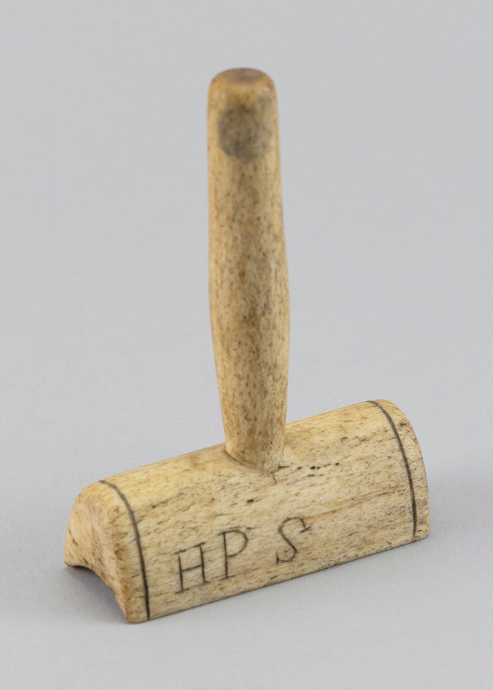 WHALEBONE SERVING MALLET 19th Century Length 5". Width 3.25".: WHALEBONE SERVING MALLET 19th Century Engraved "HPS". Length 5". Width 3.25".