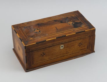 INLAID FIGURED WOOD BOX 19th Century Height 4". Width 10.375". Depth 5.5".