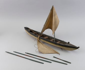 FINE MODEL OF A WHALING LONGBOAT First Half of the 20th Century Length 22.25".