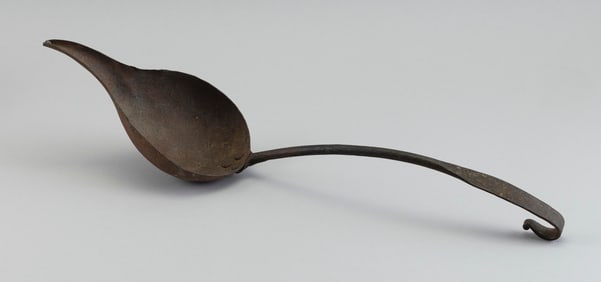 SCARCE SHIP'S HOT TAR LADLE Early 19th Century Length 21". Width 5".