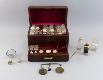 SHIP'S APOTHECARY CHEST 19th Century Height 8". Width 12.25". Depth 6.25".