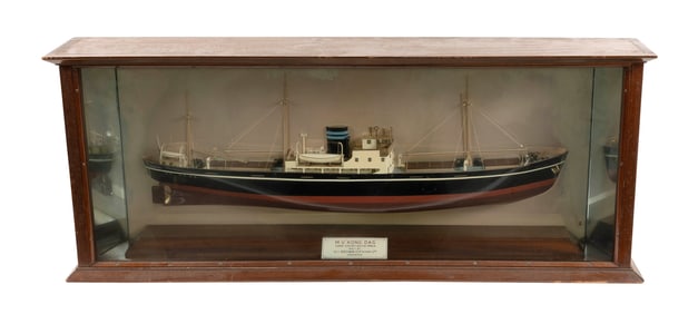 CASED SHIPBUILDER'S MODEL OF THE MOTOR VESSEL "KONG DAG" First Half of the 20th Century Case height