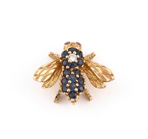 18KT YELLOW GOLD, DIAMOND, SAPPHIRE AND RUBY BEE PIN Approx. 2.44 total dwt.