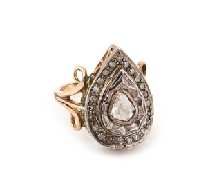 14KT YELLOW GOLD AND DIAMOND RING Approx. 4.4 total dwt.
