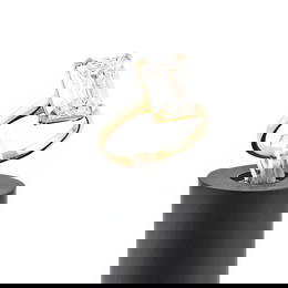 18KT YELLOW GOLD AND AND 5.00 CTS. EMERALD-CUT LAB-GROWN DIAMOND RING