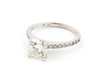 14KT WHITE GOLD AND DIAMOND SOLITAIRE RING Approx. 1.7 total dwt.