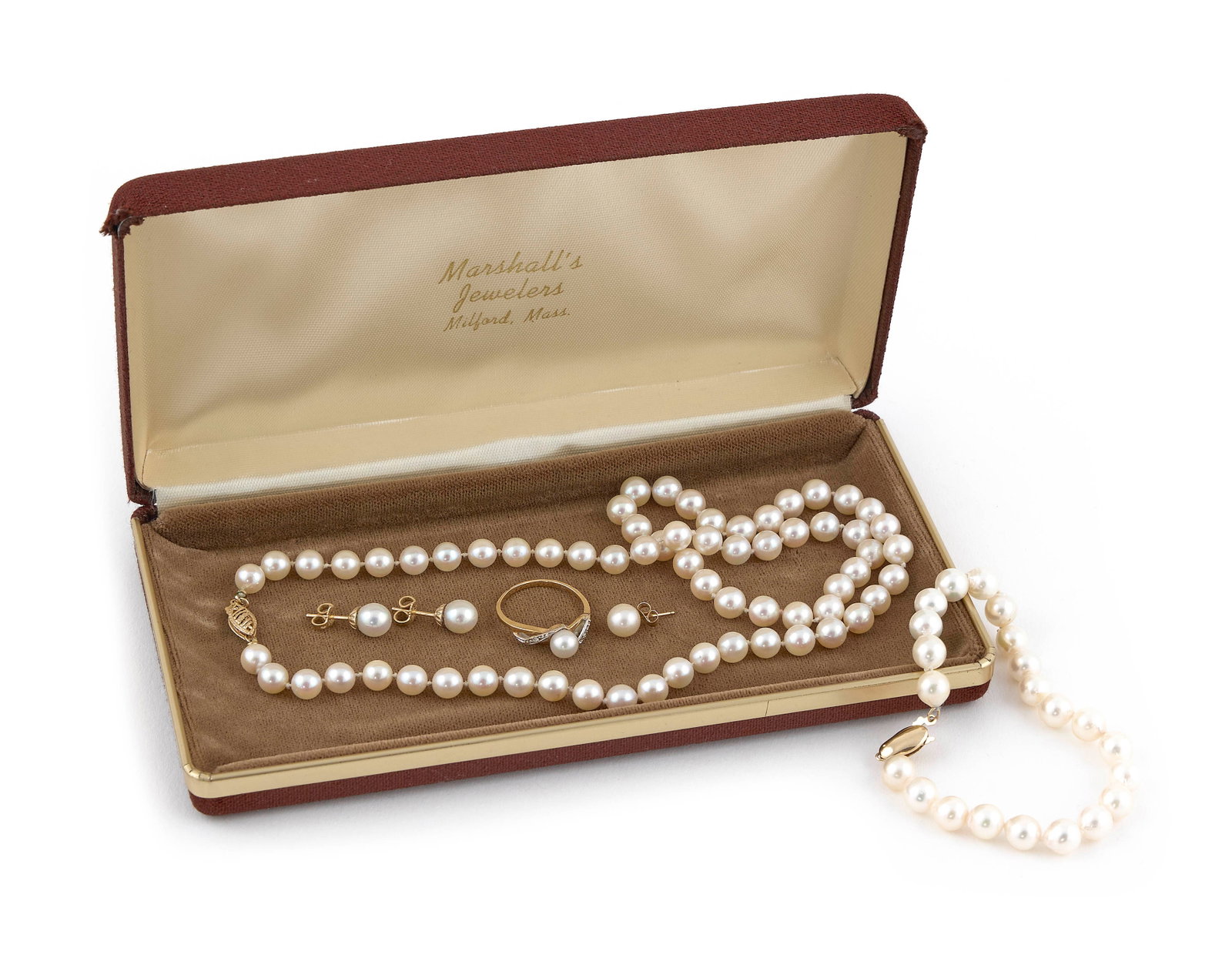SIX PIECES OF 14KT GOLD AND CULTURED PEARL JEWELRY: SIX PIECES OF 14KT GOLD AND CULTURED PEARL JEWELRY 1) Bracelet with a single strand of approx. 7.0mm pearls. 14kt yellow gold clasp. Length 7". 2) Necklace with a single strand of approx. 6.0mm pearls