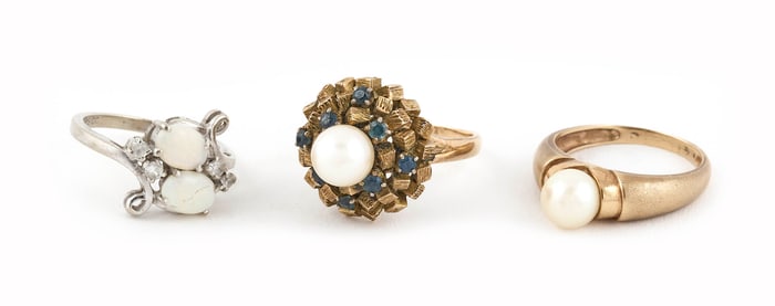 THREE GOLD RINGS Approx. 8.9 total dwt.