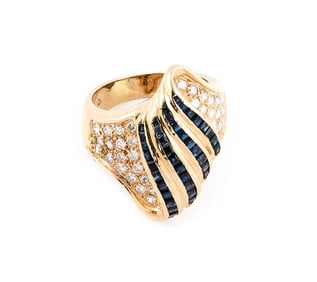 14KT YELLOW GOLD, DIAMOND AND SAPPHIRE RING Approx. 4.9 total dwt.