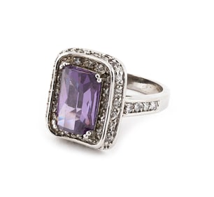 14KT WHITE AND YELLOW GOLD, DIAMOND AND TANZANITE RING Approx. 4.4 total dwt.