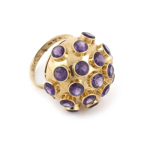 18KT YELLOW GOLD AND AMETHYST RING Approx. 4.9 total dwt.
