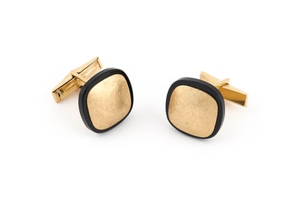 PAIR OF 14KT YELLOW GOLD AND BLACK ONYX CUFFLINKS Approx. 8.7 total dwt.