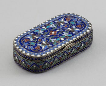 RUSSIAN SILVER AND ENAMEL SNUFF BOX Late 19th Century Approx. 2.5 troy oz.