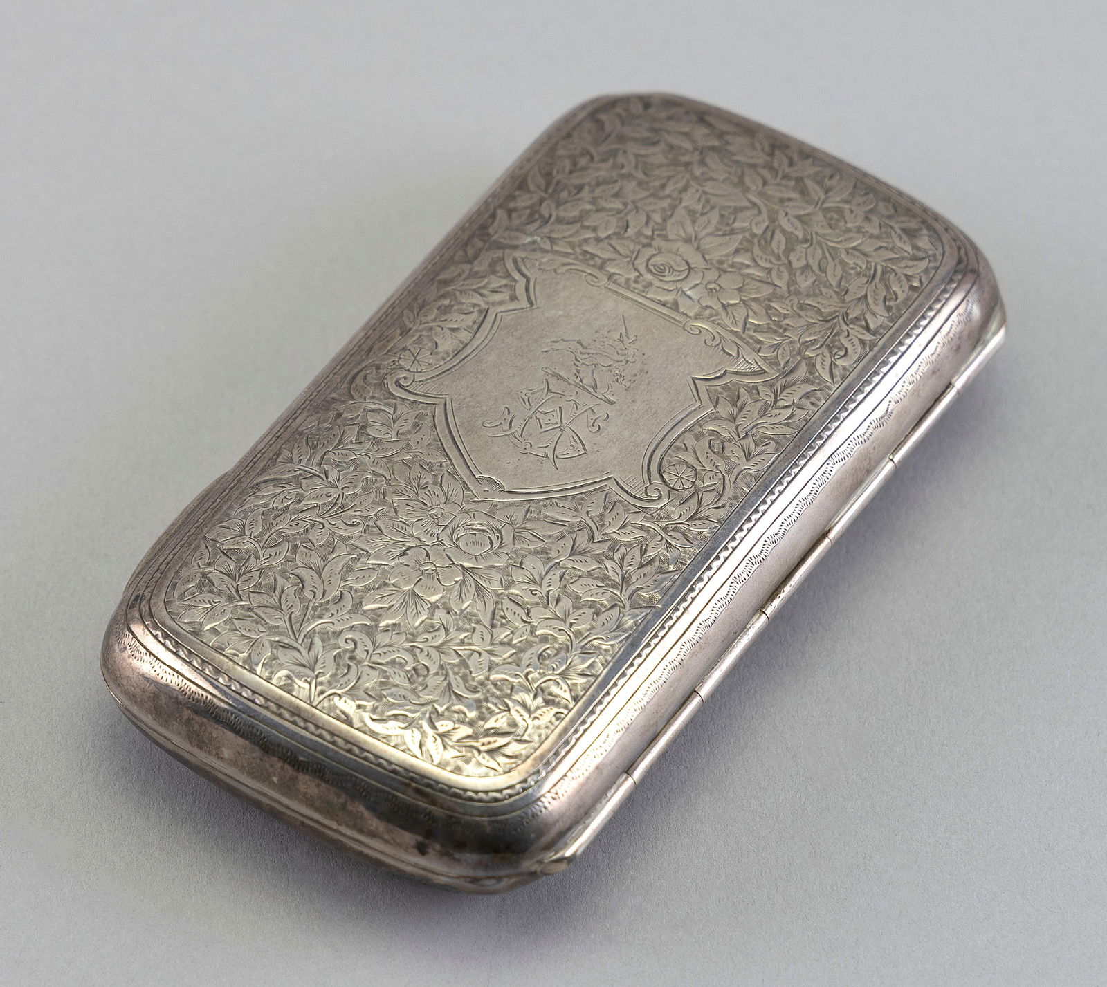 VICTORIAN STERLING SILVER CIGARETTE CASE Birmingham, Late 19th Century Approx. 5.0 troy oz. (1 of 3)