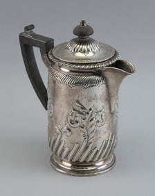 VICTORIAN STERLING SILVER COFFEE OR TEA POT Sheffield, Circa 1890 Approx. 14.0 troy oz.