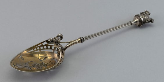 GEORGE B. SHARP AMERICAN SILVER "SQUIRREL" NUT SCOOP Philadelphia, Circa 1866 Approx. 4.2 troy oz.