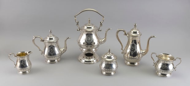 DOMINICK & HAFF STERLING SILVER SIX-PIECE TEA SET New York, Early 20th Century Approx. 129.8 troy
