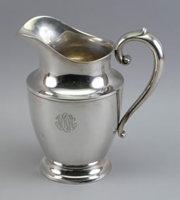 R. WALLACE & SONS STERLING SILVER PITCHER Wallingford, Connecticut, 20th Century Approx. 20.0 troy