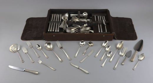 E.G. WEBSTER & SON "TUSCANY" STERLING SILVER FLATWARE SET New York, Mid-20th Century Approx. 125.0