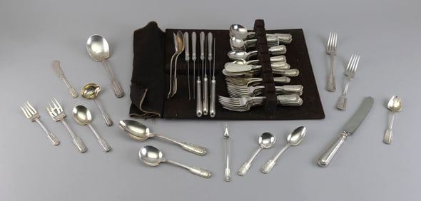GORHAM "CHESTERFIELD" STERLING SILVER FLATWARE SET FOR EIGHT Providence, Rhode Island, 20th Century
